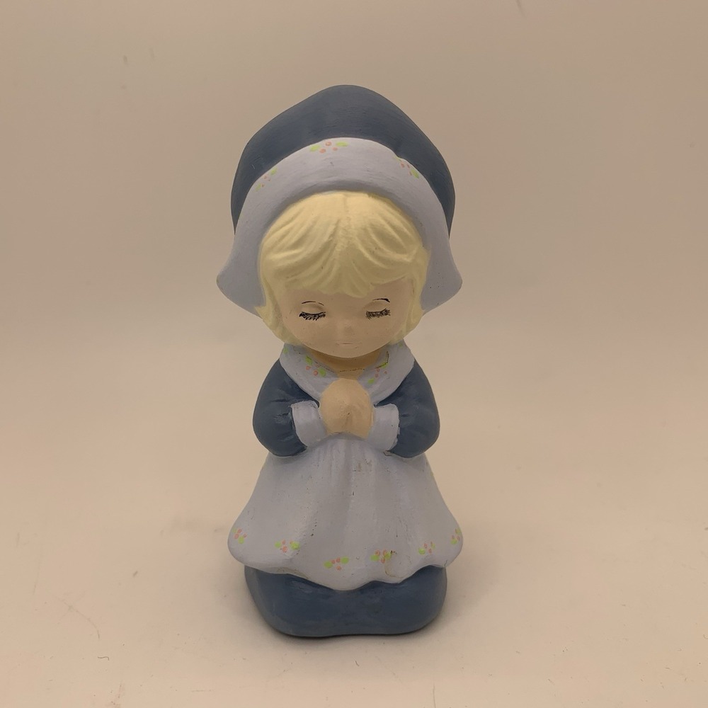 Vintage Ceramic Pilgrim Girl Praying 3 1/4" Tall Hand Painted